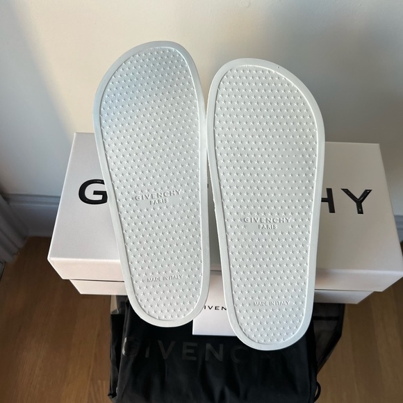 Givenchy Logo-Embossed Pool Slide Sandals - Picture 10 of 14